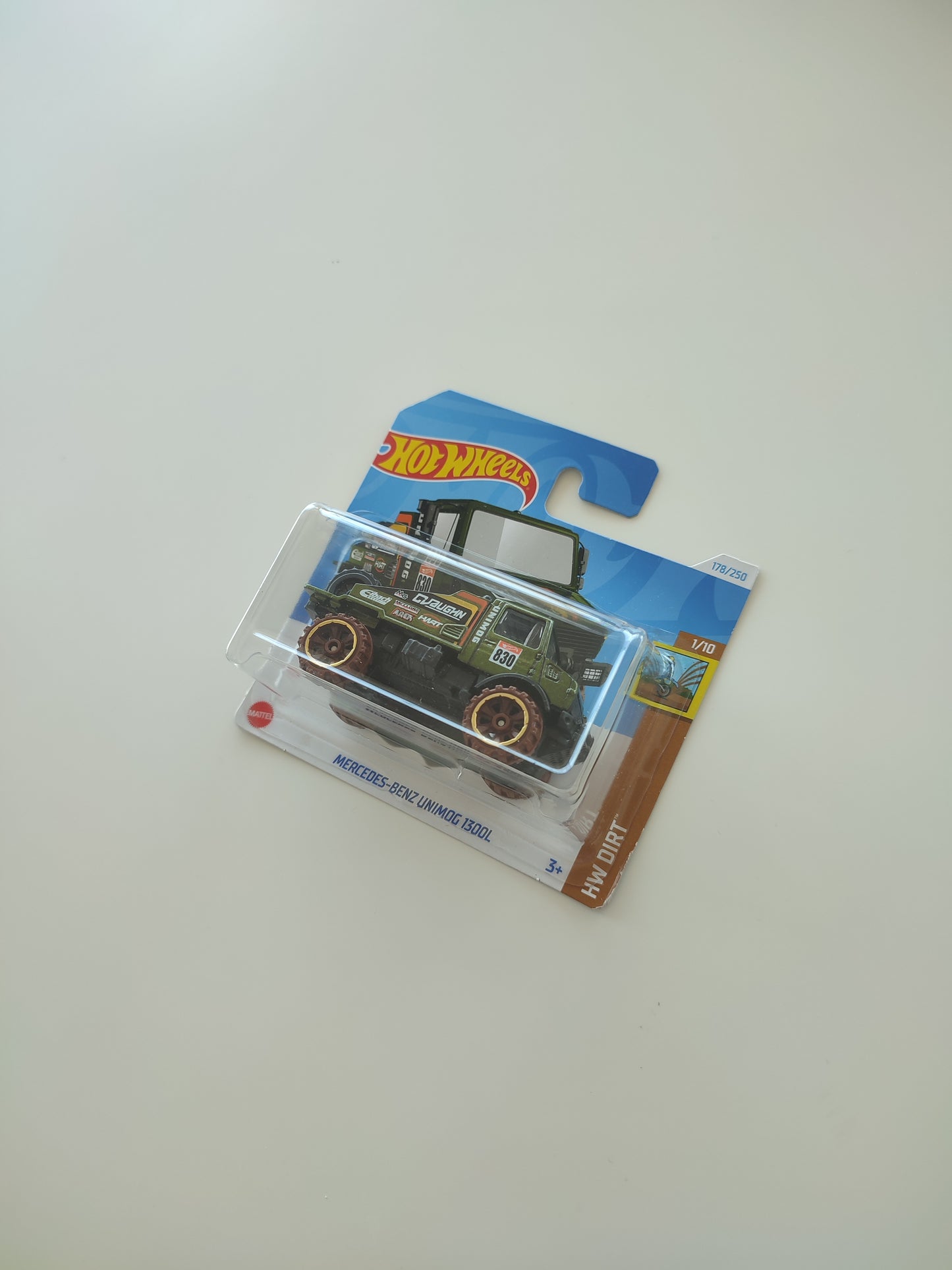 Hot Wheels Regular - Mercedes-Benz Unimog 1300L (178/250, Yeşil)